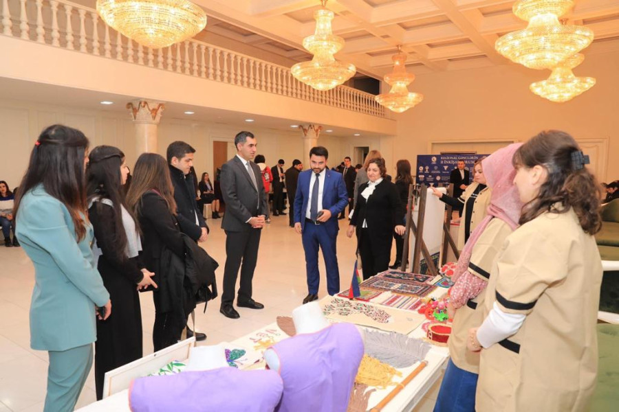 Qadınların əl işlərindən ibarət sərgi təşkil olundu